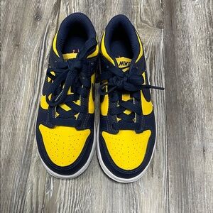 Nike Kids Navy Blue and Yellow Sneakers